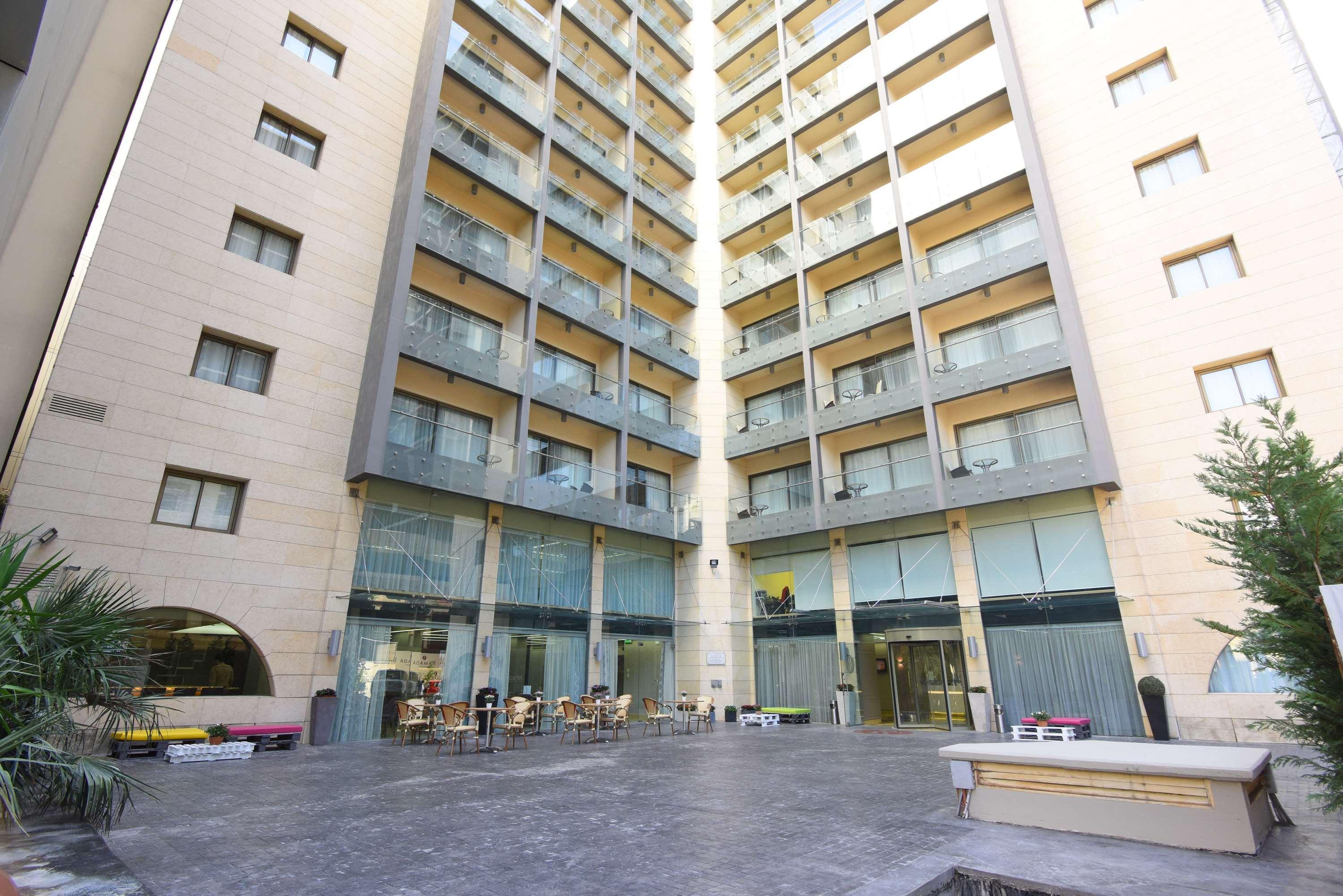 Отель Ramada By Wyndham Downtown Бейрут Экстерьер фото